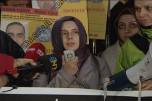 Wife of missing journalist leads protest outside the Syrian consulate in Turkey calling for information on his whereabouts.