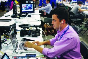 VOA Spanish editor Ramon Taylor behind the scenes in 2012